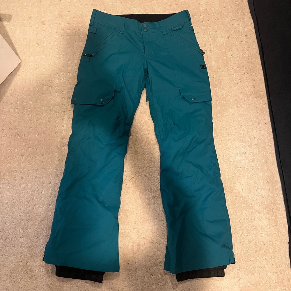DC women’s snowboard pants